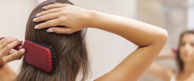 L’alternativa a phon e piastra è senza dubbio la spazzola lisciante: in questo articolo vediamo quali sono i vantaggi e come utilizzarla al meglio